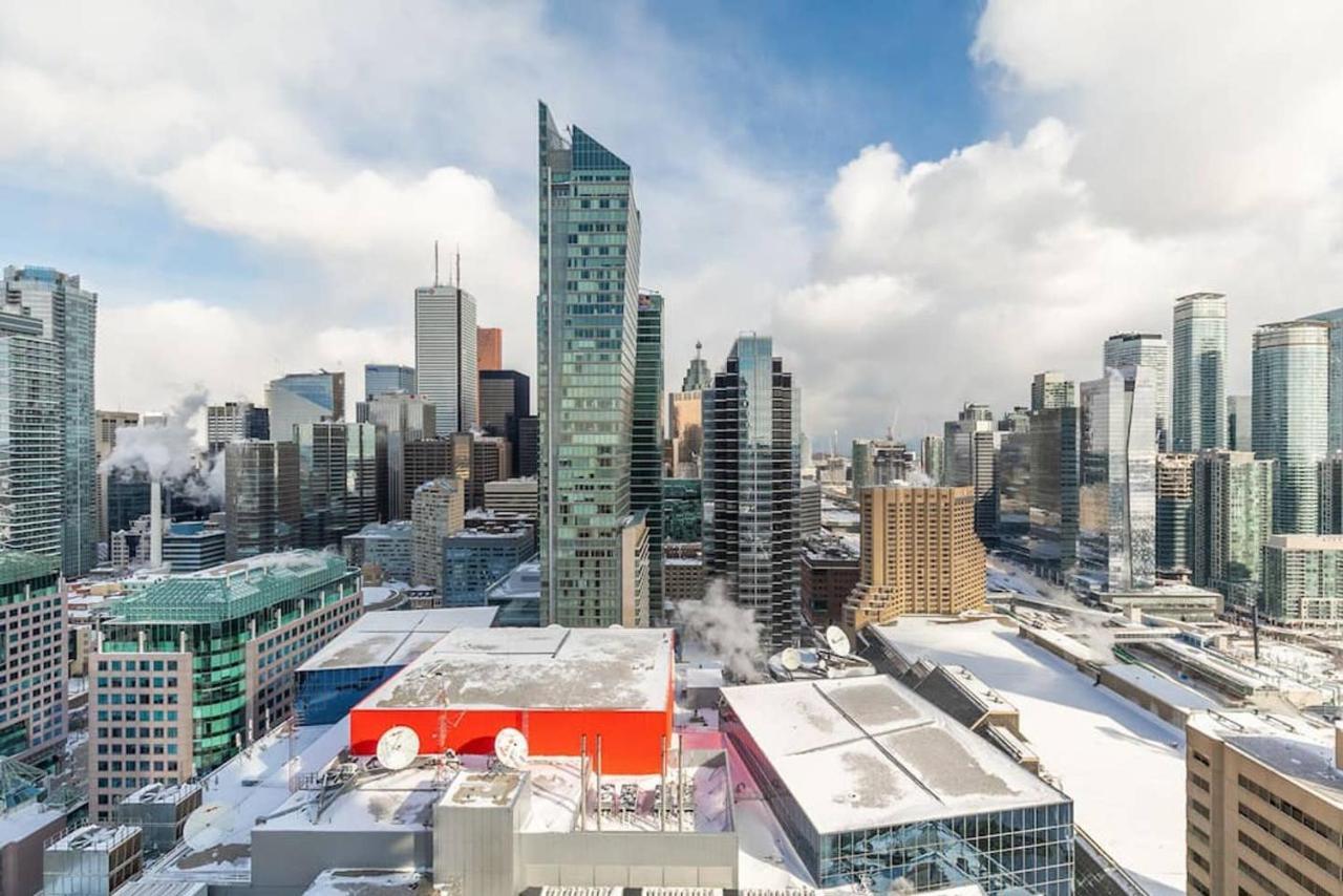 فيلا تورونتوفي Stunning Views Of Downtown - Luxury High Rise With King Bed! المظهر الخارجي الصورة
