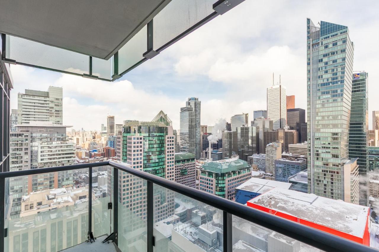 فيلا تورونتوفي Stunning Views Of Downtown - Luxury High Rise With King Bed! المظهر الخارجي الصورة