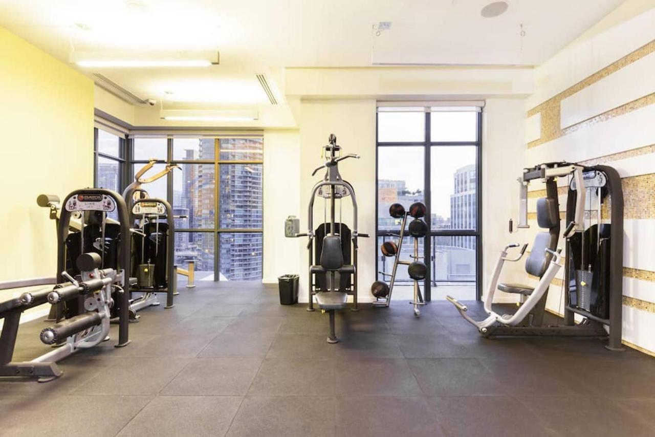 فيلا تورونتوفي Stunning Views Of Downtown - Luxury High Rise With King Bed! المظهر الخارجي الصورة